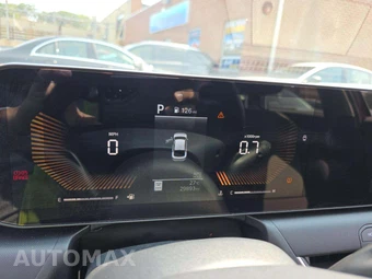 2025 Kia K4 LXS - miniatura 9