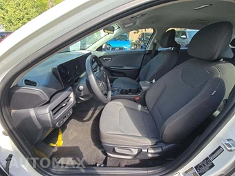 2025 Kia K4 LXS - miniatura 3