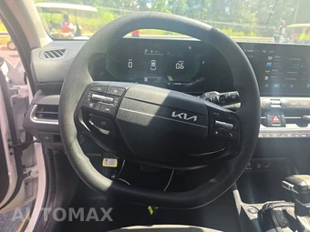 2025 Kia K4 LXS - miniatura 10