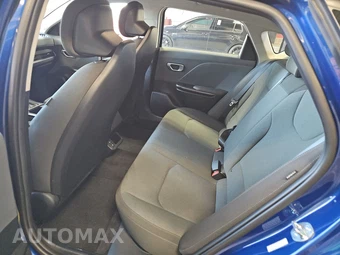 2025 Kia K4 LXS - miniatura 13