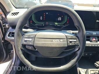 2025 Kia K4 LXS - miniatura 10