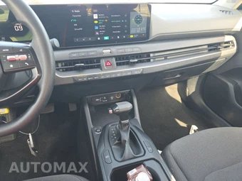 2025 Kia K4 LXS - miniatura 11