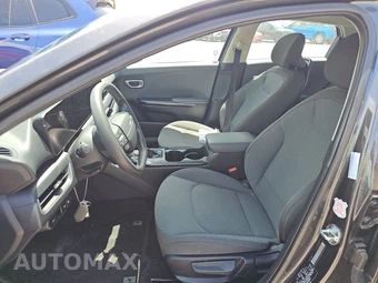 2025 Kia K4 LXS - miniatura 7