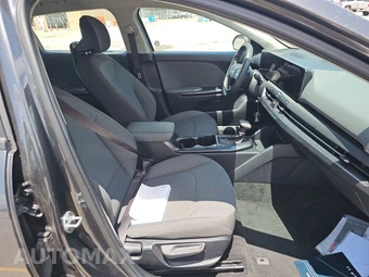2025 Kia K4 LXS - miniatura 8