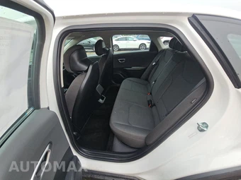 2025 Kia K4 LXS - miniatura 13