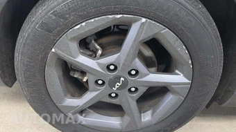 2025 Kia K4 LXS - miniatura 28