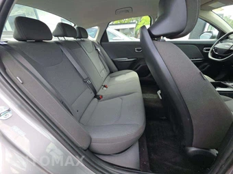 2025 Kia K4 LXS - miniatura 16