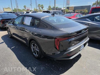 2025 Kia K4 LXS - miniatura 13