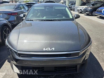 2025 Kia K4 LXS - miniatura 4