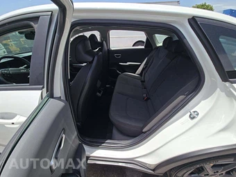 2025 Kia K4 LXS - miniatura 10