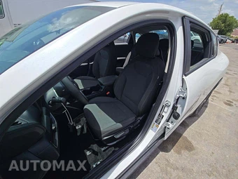 2025 Kia K4 LXS - miniatura 3