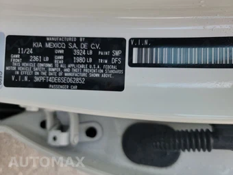 2025 Kia K4 LXS - miniatura 14