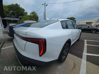 2025 Kia K4 LXS - miniatura 3
