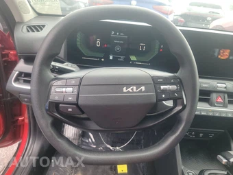 2025 Kia K4 LXS - miniatura 10