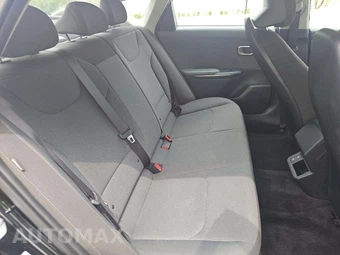 2025 Kia K4 LXS - miniatura 13