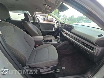 2025 Kia K4 LXS - miniatura 18