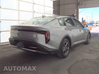 2025 Kia K4 LXS - miniatura 4