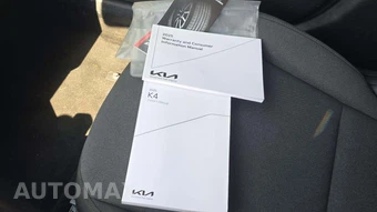 2025 Kia K4 LXS - miniatura 7