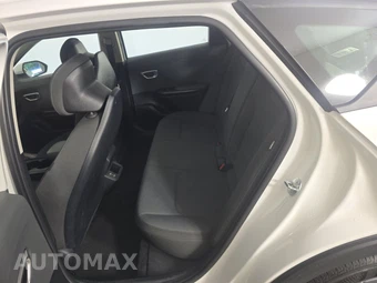 2025 Kia K4 LXS - miniatura 13