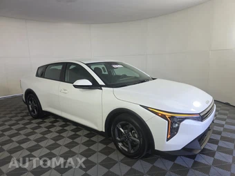 2025 Kia K4 LXS - miniatura 3