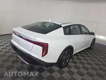 2025 Kia K4 LXS - miniatura 4