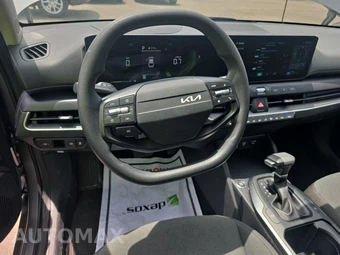 2025 Kia K4 LXS - miniatura 14