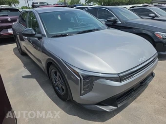 2025 Kia K4 LXS - miniatura 3