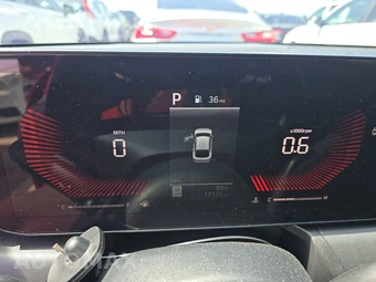 2025 Kia K4 LXS - miniatura 18