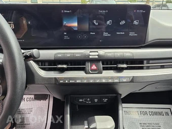 2025 Kia K4 LXS - miniatura 3