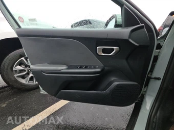 2025 Kia K4 LXS - miniatura 9