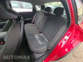 2025 Kia K4 LXS - miniatura 13