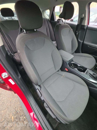 2025 Kia K4 LXS - miniatura 18
