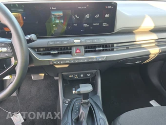 2025 Kia K4 LXS - miniatura 11