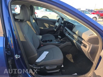 2025 Kia K4 LXS - miniatura 8