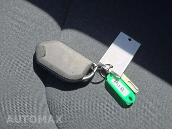 2025 Kia K4 LXS - miniatura 8