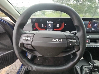 2025 Kia K4 LXS - miniatura 10