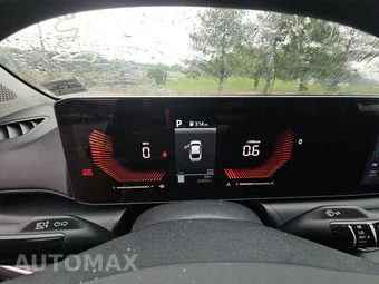 2025 Kia K4 LXS - miniatura 12