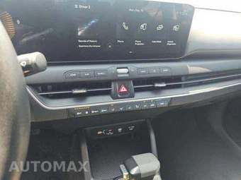 2025 Kia K4 LXS - miniatura 10