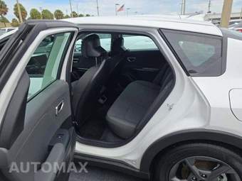 2025 Kia K4 LXS - miniatura 13