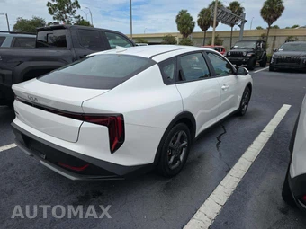 2025 Kia K4 LXS - miniatura 3