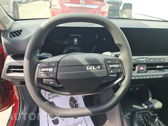 2025 Kia K4 LXS - miniatura 10
