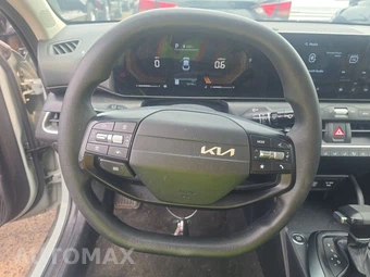 2025 Kia K4 LXS - miniatura 10