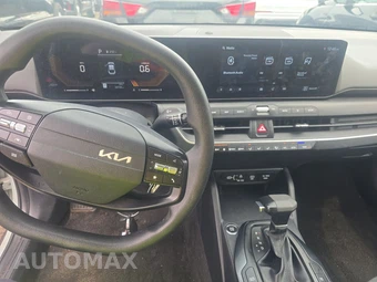 2025 Kia K4 LXS - miniatura 11