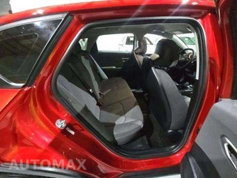 2025 Kia K4 LXS - miniatura 17