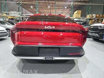 2025 Kia K4 LXS - miniatura 4