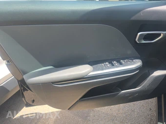 2025 Kia K4 LXS - miniatura 9