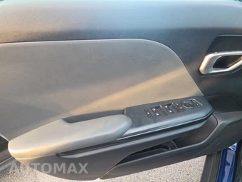 2025 Kia K4 LXS - miniatura 9