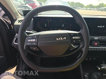 2025 Kia K4 LXS - miniatura 10