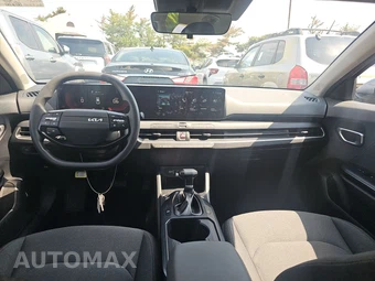 2025 Kia K4 LXS - miniatura 11