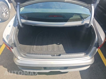 2025 Kia K4 LXS - miniatura 16